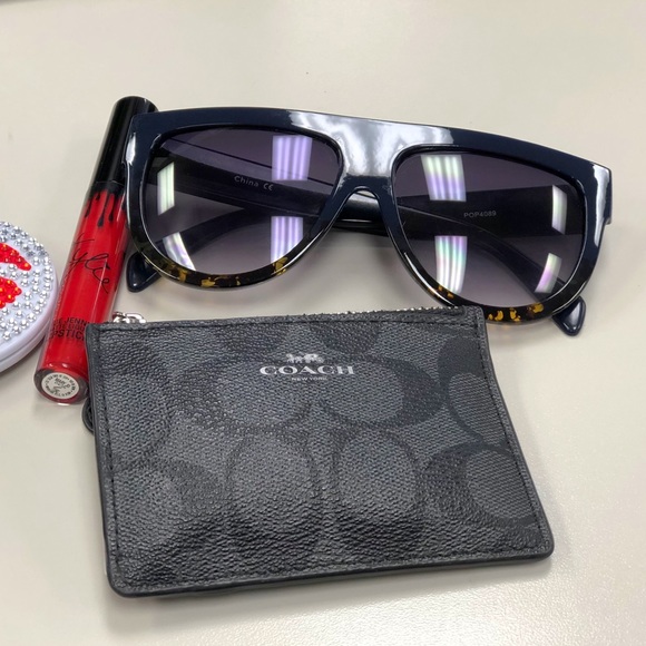 WCFASHIONS Accessories - “Unique Vintage” Flat top AViators